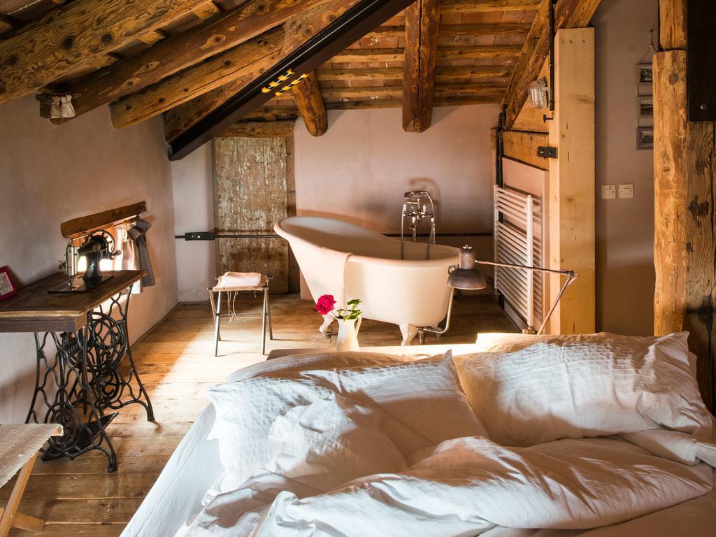 La Scuola Guesthouse Lusiana Bagian luar foto